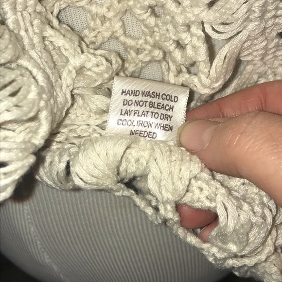 Willow & Clay beautifully crocheted top - Picture 5 of 5